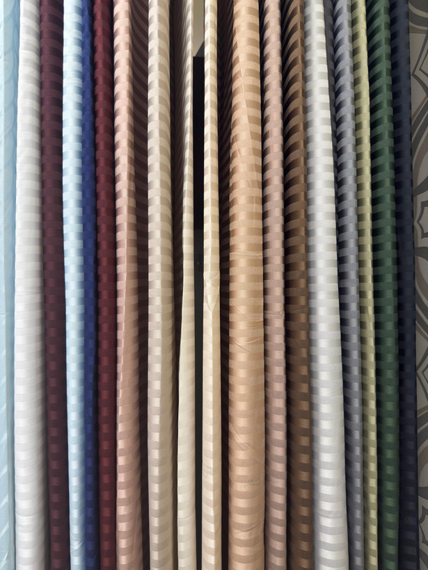 کاور لحاف ژاکارد هتلی گرید A آلامتو کالا با زیپ مخفی و بند مهار داخلی در چهار گوشه
